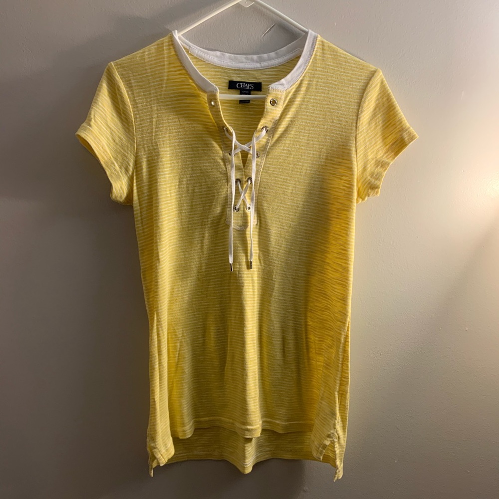 Chaps yellow and white lace up accent t shirt ☀️